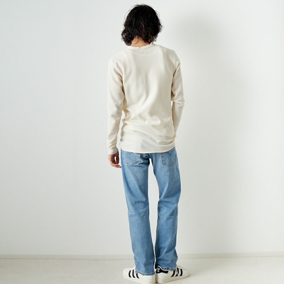 JE MORGAN [ジェイイーモーガン] ヘンリーネックTシャツ [JC189-52S] 04 NATURAL &&モデル身長：182cm 着用サイズ：L&&