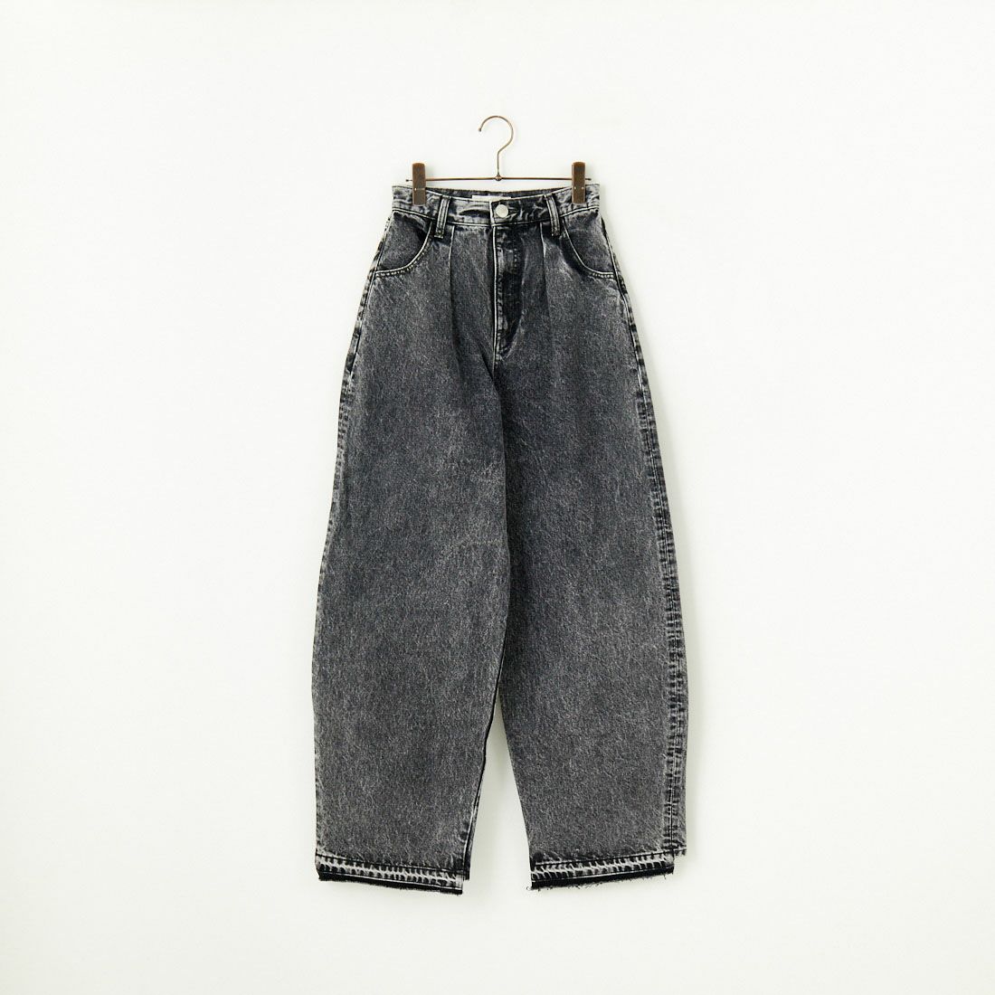 BLACK BY MOUSSY [ブラックバイマウジー] タックコクーンデニム [TUCK-COCOON-DENIM]