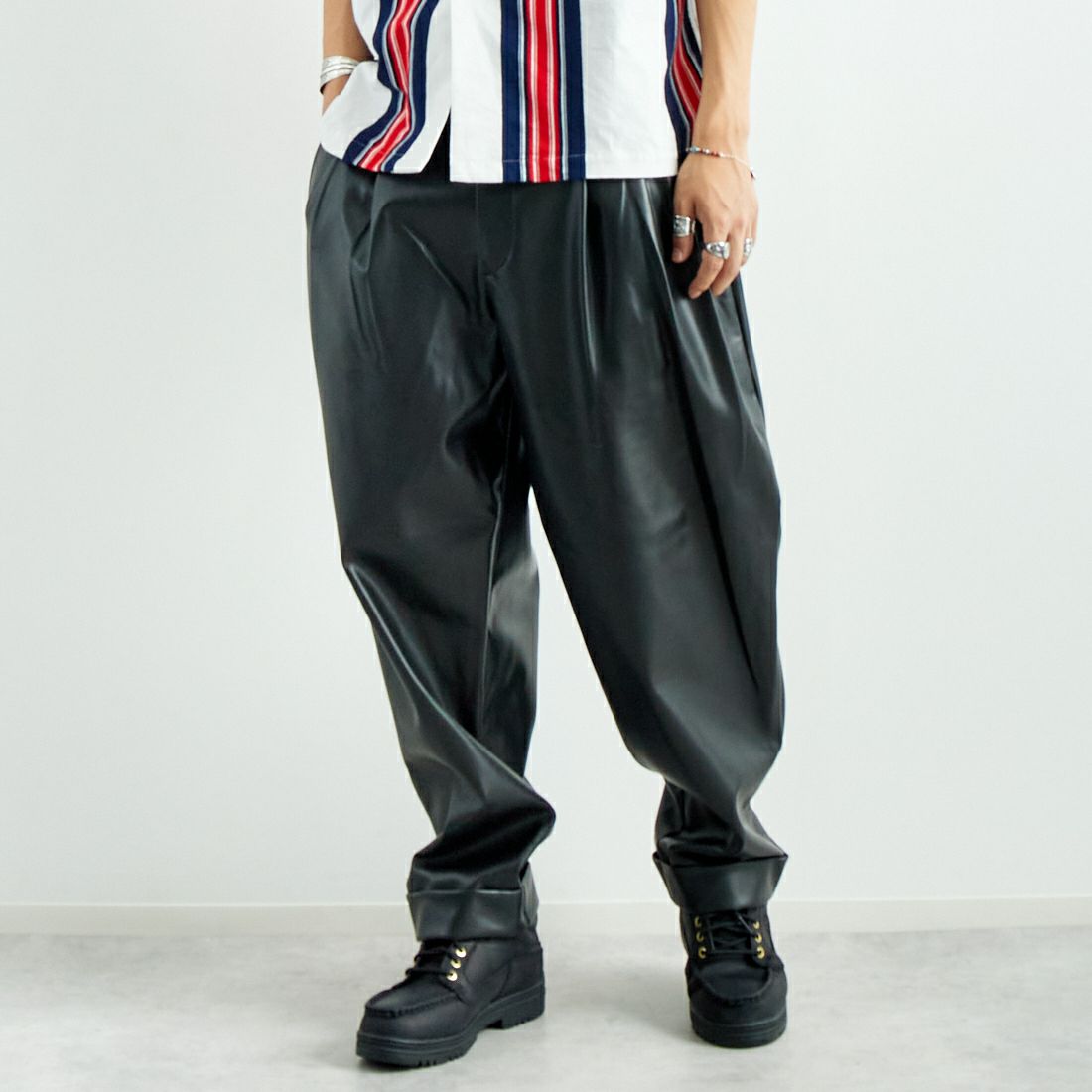 BLACK&&モデル身長：179cm 着用サイズ：M&&