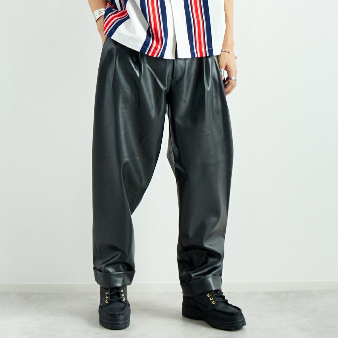 AiE [エーアイイー] シンセティックレザー パンツ [PU627] BLACK &&モデル身長：179cm 着用サイズ：M&&