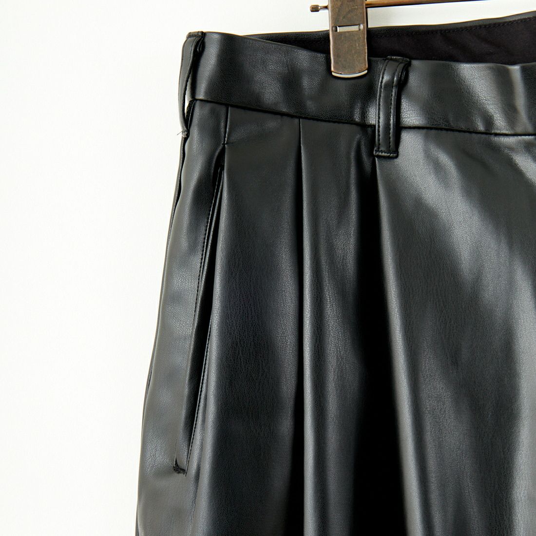 AiE [エーアイイー] シンセティックレザー パンツ [PU627] BLACK