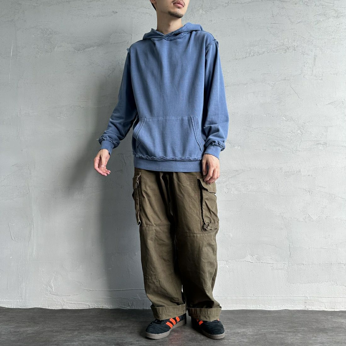 ONEITA [オニータ] 別注 インサイドアウト スウェットパーカー [2423-441IN-JF] NAVY &&モデル身長：168cm 着用サイズ：M&&