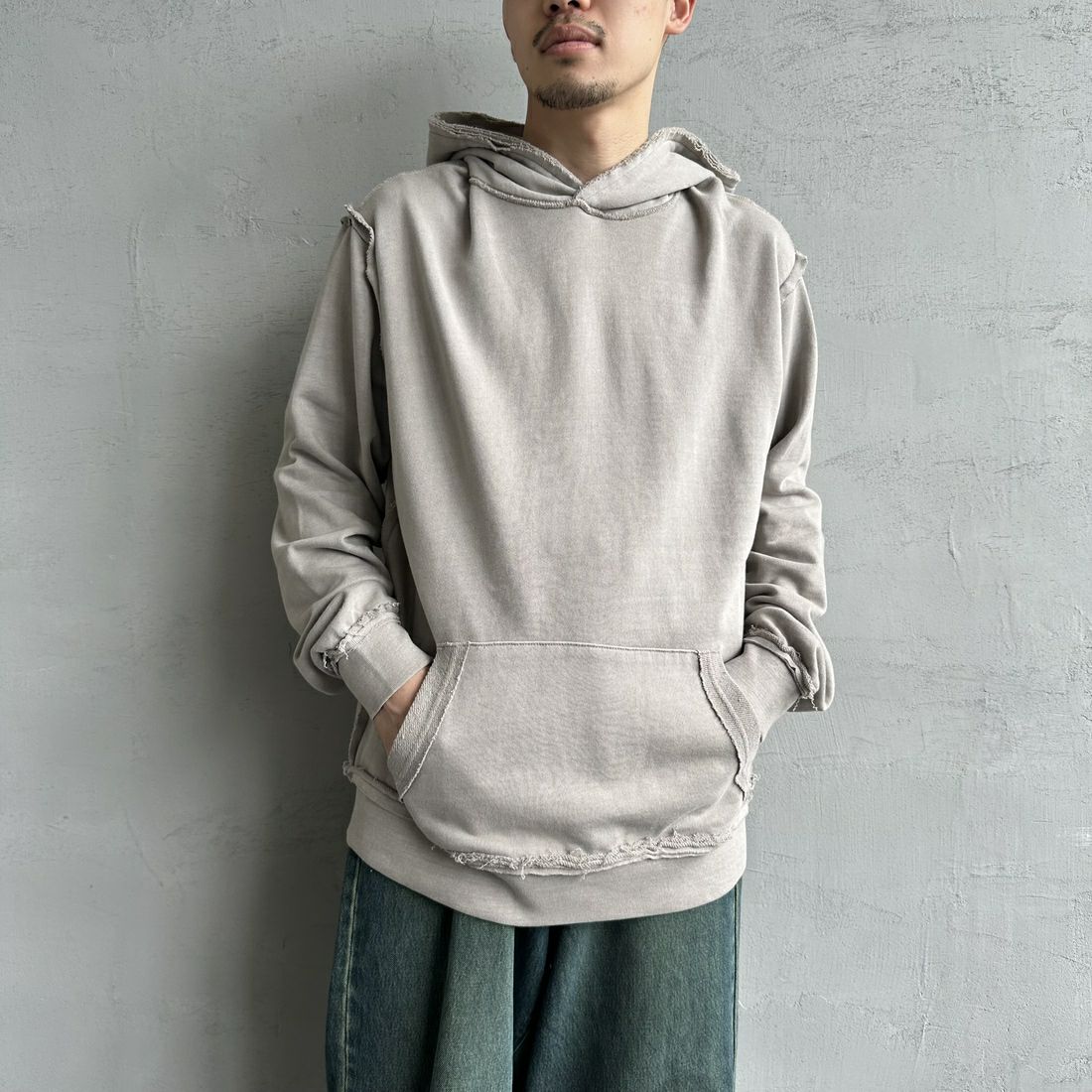 ONEITA [オニータ] 別注 インサイドアウト スウェットパーカー [2423-441IN-JF] GREY &&モデル身長：168cm 着用サイズ：L&&