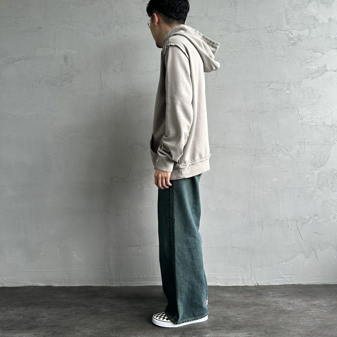 ONEITA [オニータ] 別注 インサイドアウト スウェットパーカー [2423-441IN-JF] GREY &&モデル身長：168cm 着用サイズ：L&&