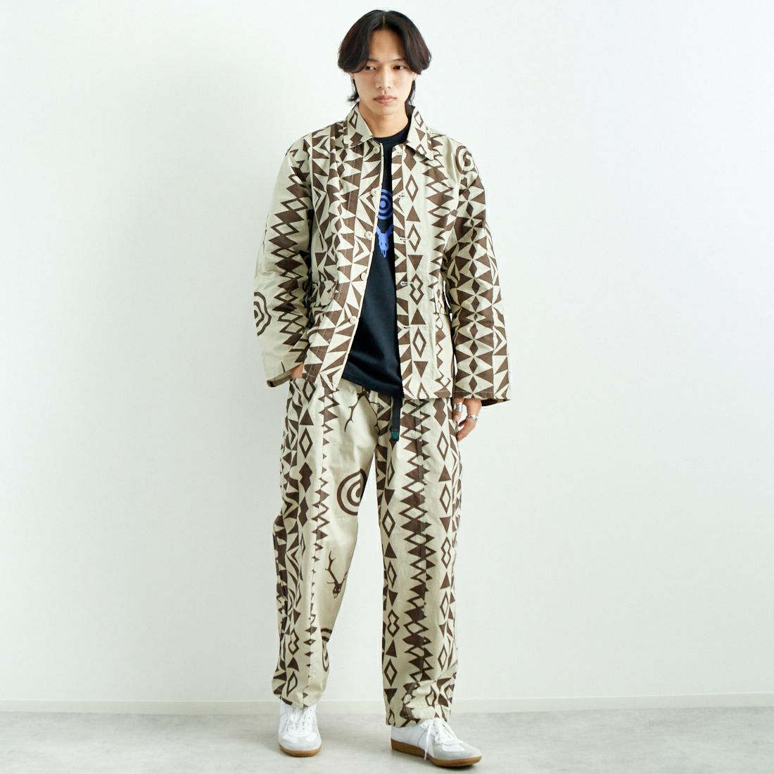 South2West8 [サウスツーウエストエイト] ベルテッド センターシームパンツ [PU498] B NATIVE S &&モデル身長：179cm 着用サイズ：L&&