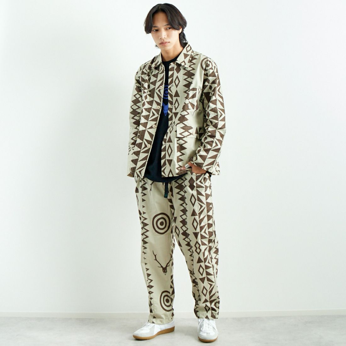 South2West8 [サウスツーウエストエイト] ベルテッド センターシームパンツ [PU498] B NATIVE S &&モデル身長：179cm 着用サイズ：L&&