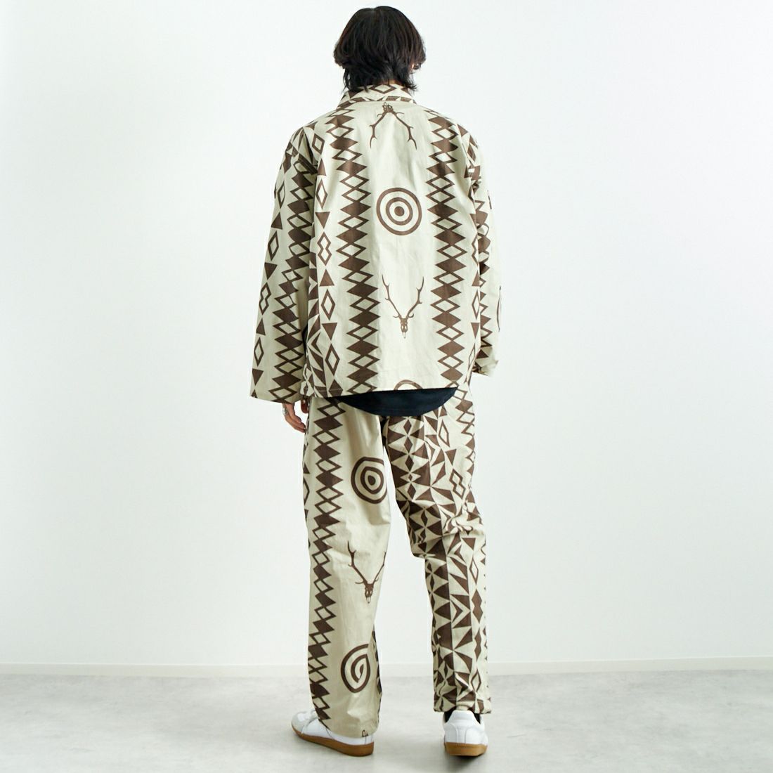 South2West8 [サウスツーウエストエイト] ベルテッド センターシームパンツ [PU498] B NATIVE S &&モデル身長：179cm 着用サイズ：L&&