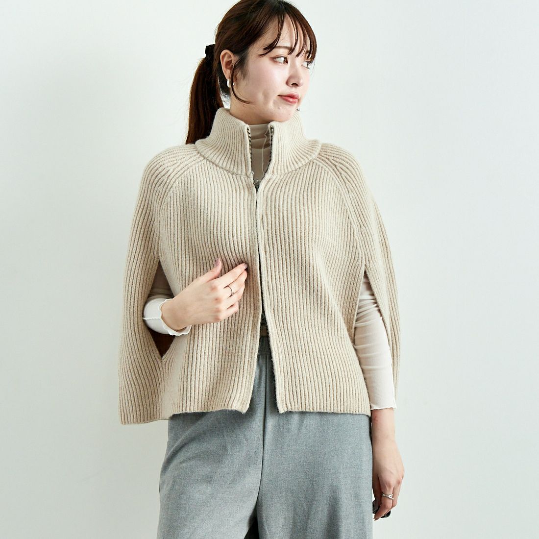 新品未使用】CLOCHE [クロシェ] ダブルジップニットポンチョ 赤黒く