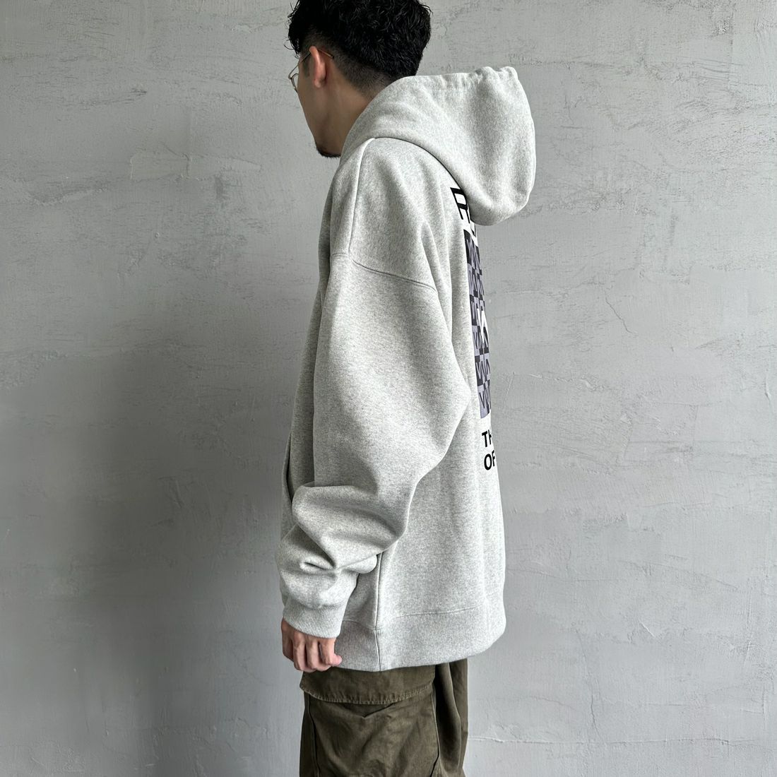 RVCA [ルーカ] BALANCE フーディ [BE042-040] HGR &&モデル身長：168cm 着用サイズ：L&&