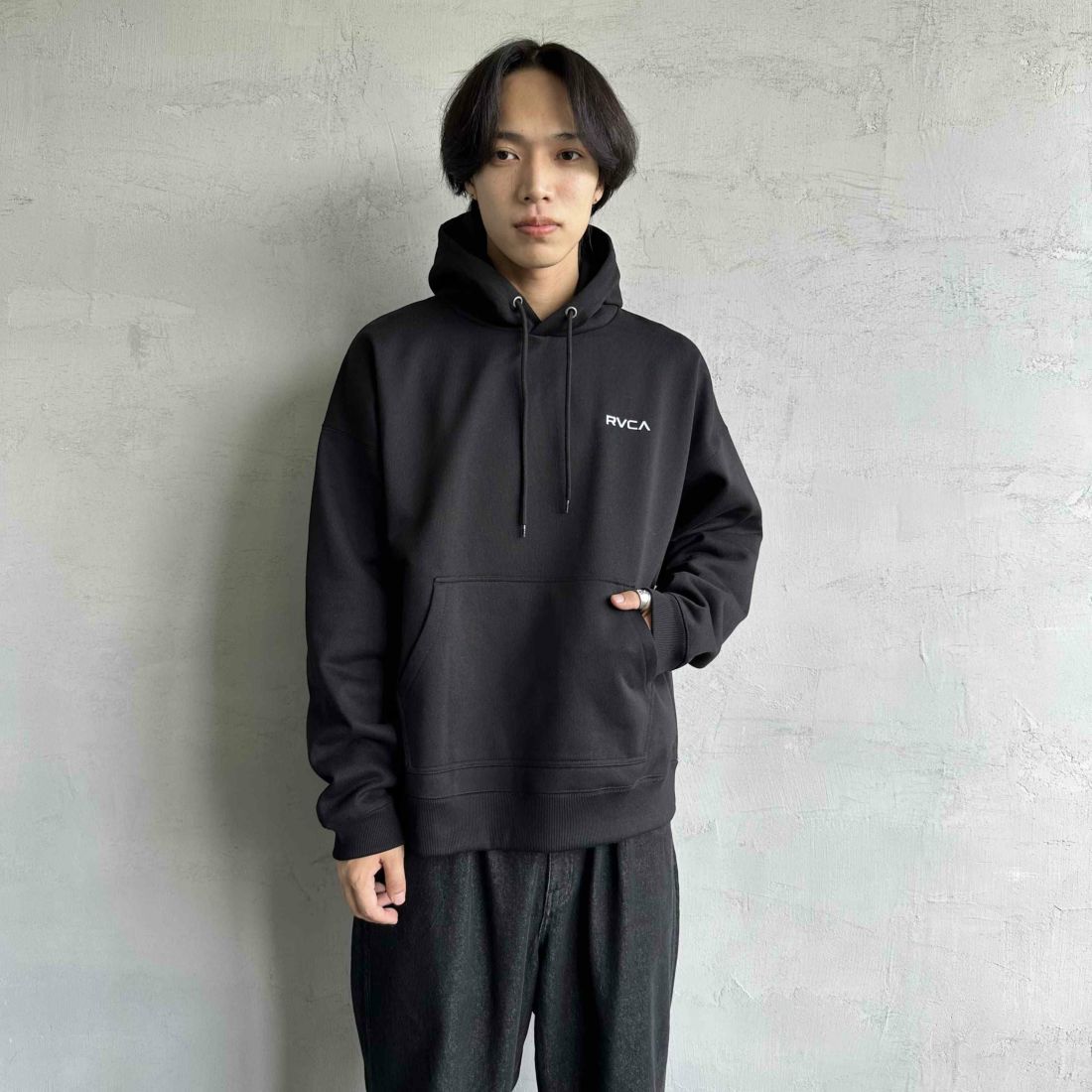 RVCA [ルーカ] BALANCE フーディ [BE042-040] BLK &&モデル身長：179cm 着用サイズ：M&&