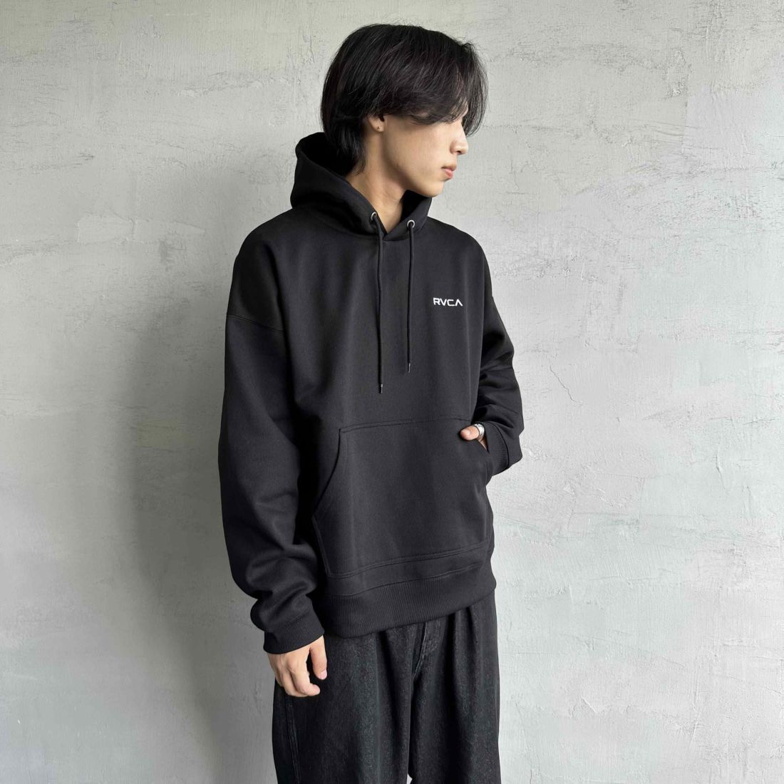 RVCA [ルーカ] BALANCE フーディ [BE042-040] BLK &&モデル身長：179cm 着用サイズ：M&&