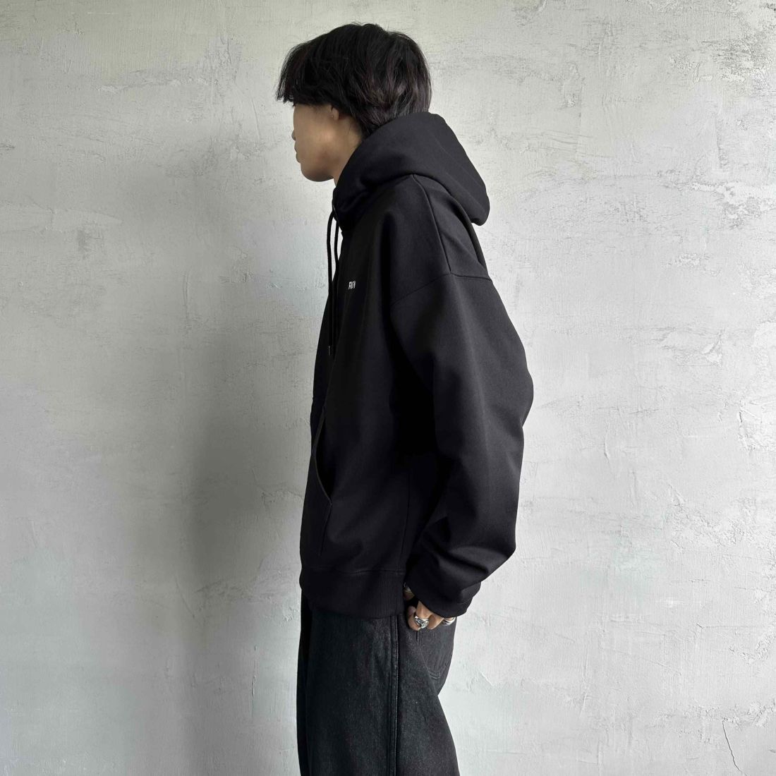 RVCA [ルーカ] BALANCE フーディ [BE042-040] BLK &&モデル身長：179cm 着用サイズ：M&&