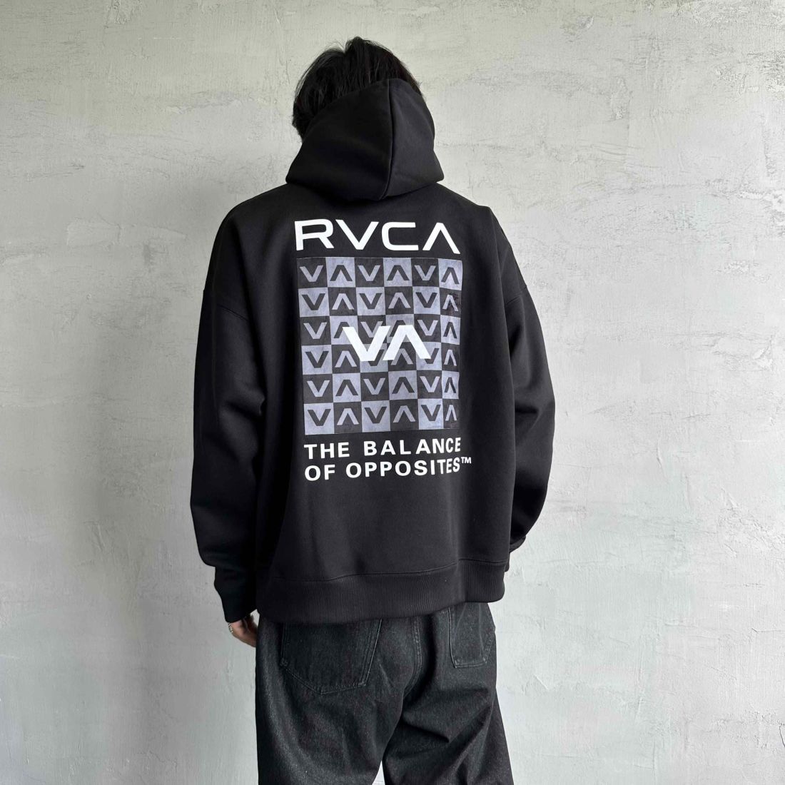 RVCA [ルーカ] BALANCE フーディ [BE042-040] BLK &&モデル身長：179cm 着用サイズ：M&&