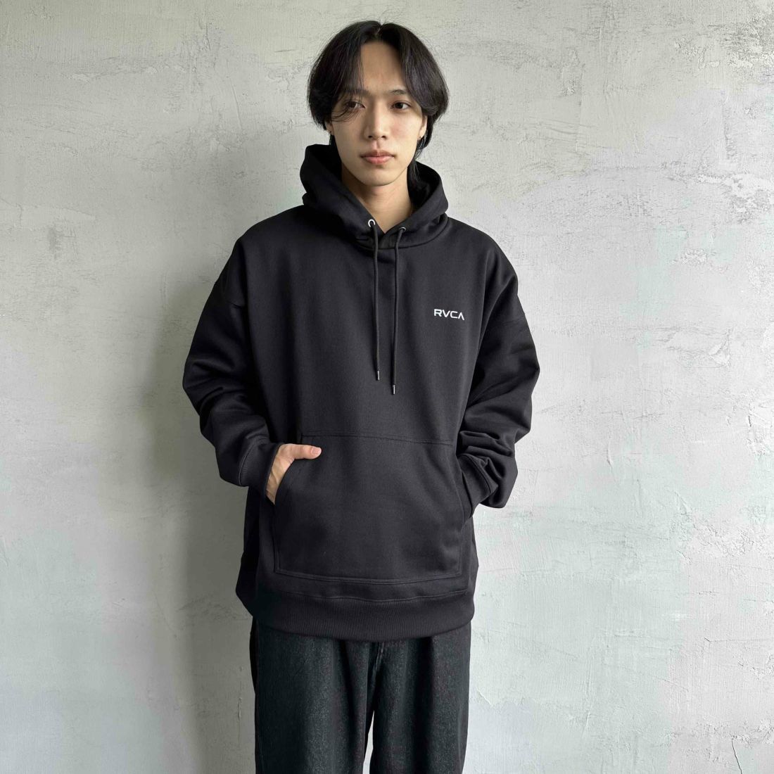 RVCA [ルーカ] BALANCE フーディ [BE042-040] BLK &&モデル身長：179cm 着用サイズ：L&&