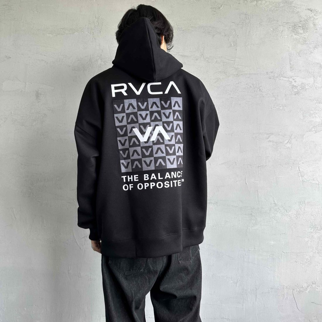 RVCA [ルーカ] BALANCE フーディ [BE042-040] BLK &&モデル身長：179cm 着用サイズ：L&&