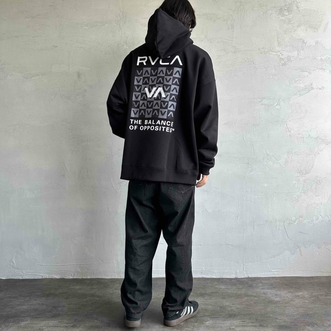 RVCA [ルーカ] BALANCE フーディ [BE042-040] BLK &&モデル身長：179cm 着用サイズ：XL&&