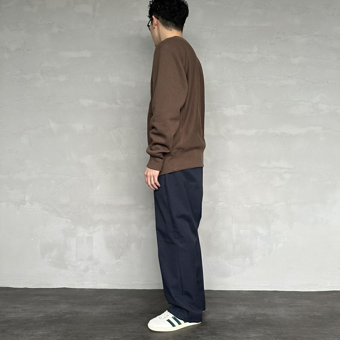 Champion [チャンピオン] リバースウィーブ クルーネックスウェットシャツ [C3-A022] 870 ﾀﾞｰｸﾌﾞ &&モデル身長：168cm 着用サイズ：XL&&