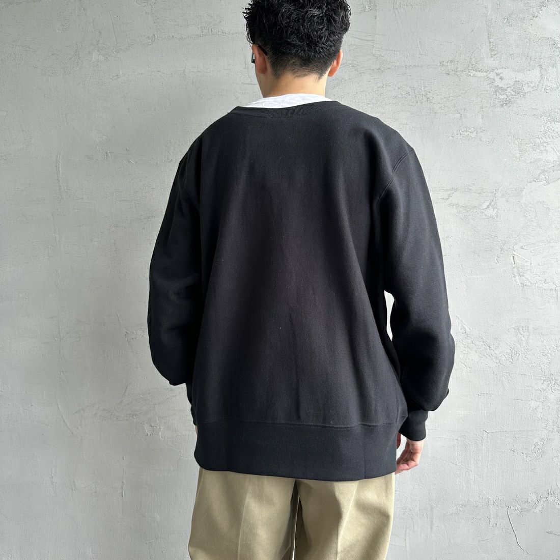 Champion [チャンピオン] リバースウィーブ クルーネックスウェットシャツ [C3-A022] 090 ﾌﾞﾗｯｸ &&モデル身長：179cm 着用サイズ：XXL&&