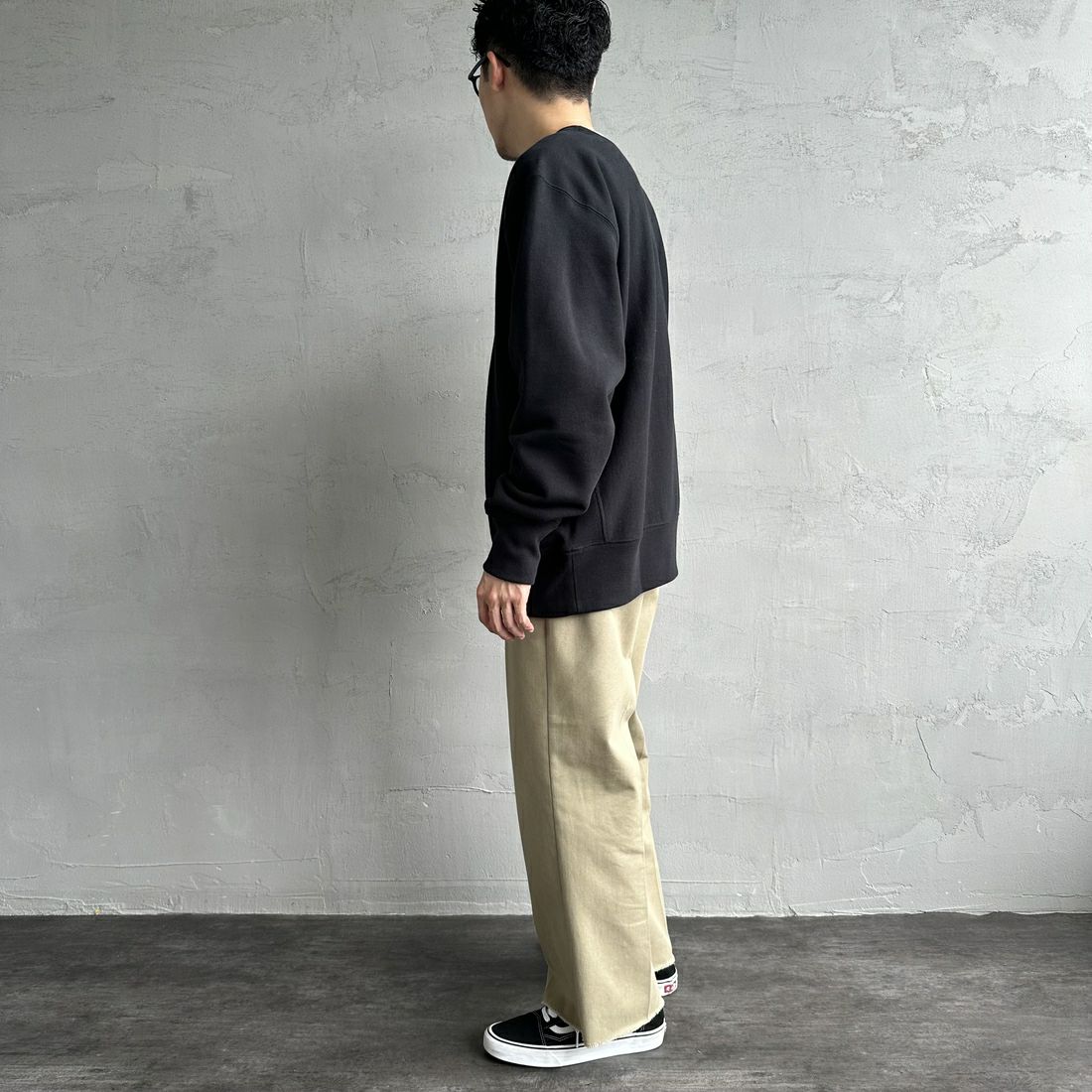 Champion [チャンピオン] リバースウィーブ クルーネックスウェットシャツ [C3-A022] 090 ﾌﾞﾗｯｸ &&モデル身長：179cm 着用サイズ：XXL&&
