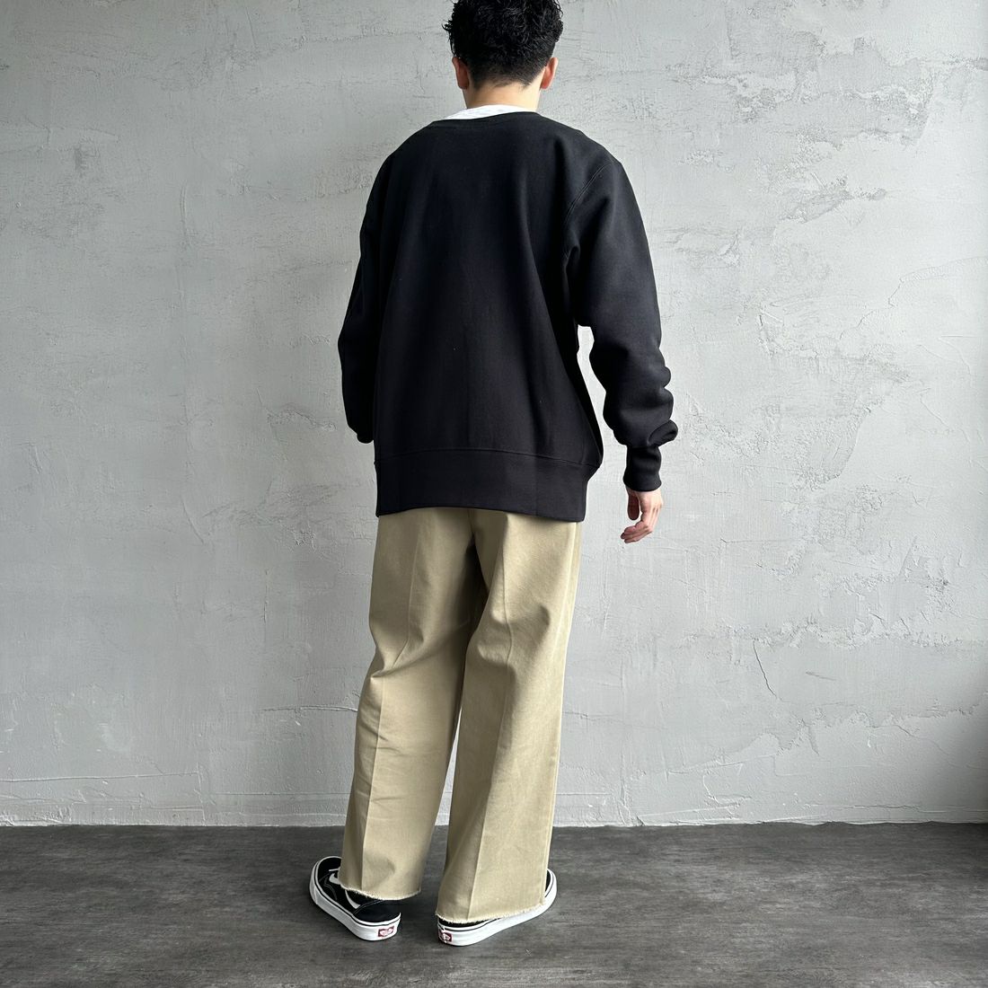 Champion [チャンピオン] リバースウィーブ クルーネックスウェットシャツ [C3-A022] 090 ﾌﾞﾗｯｸ &&モデル身長：179cm 着用サイズ：XXL&&