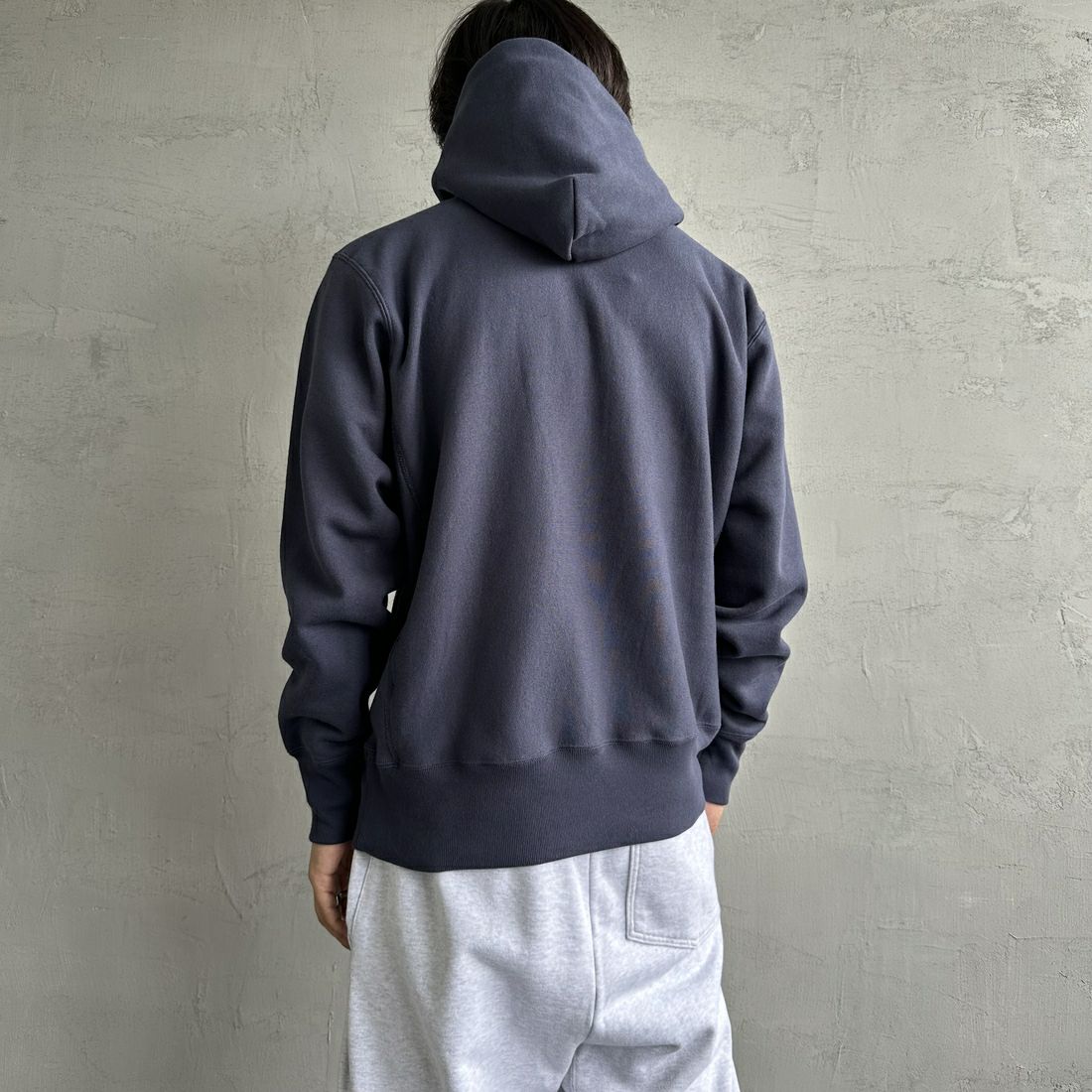 Champion [チャンピオン] リバースウィーブ フーデッドスウェットシャツ [C3-A122] 386 ﾀﾞｰｸﾈｲ &&モデル身長：179cm 着用サイズ：XXL&&