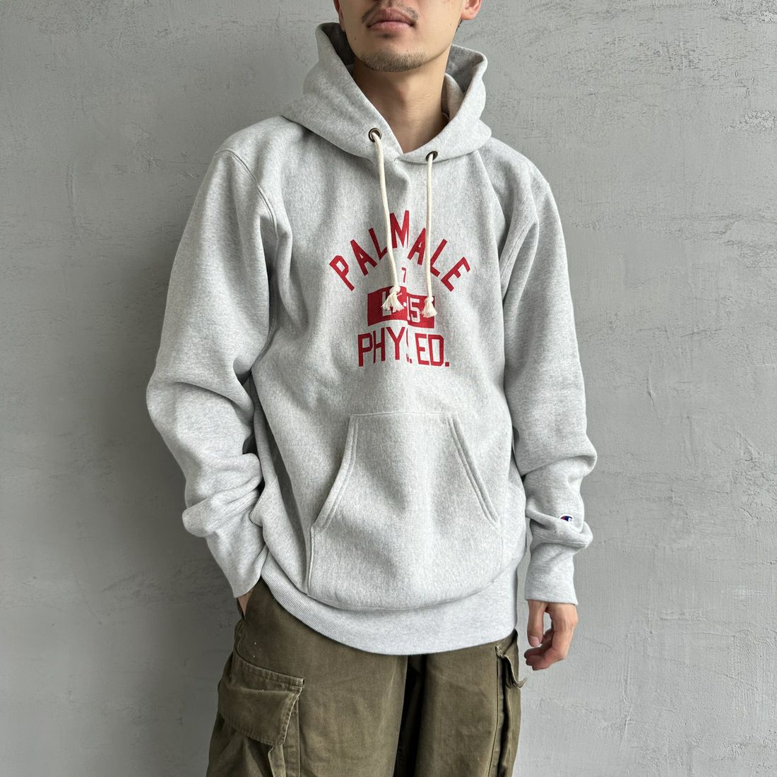 Champion [チャンピオン] リバースウィーブ フーデッドスウェットシャツ [C3-A122] 040 ｼﾙﾊﾞｰｸ &&モデル身長：168cm 着用サイズ：XXL&&