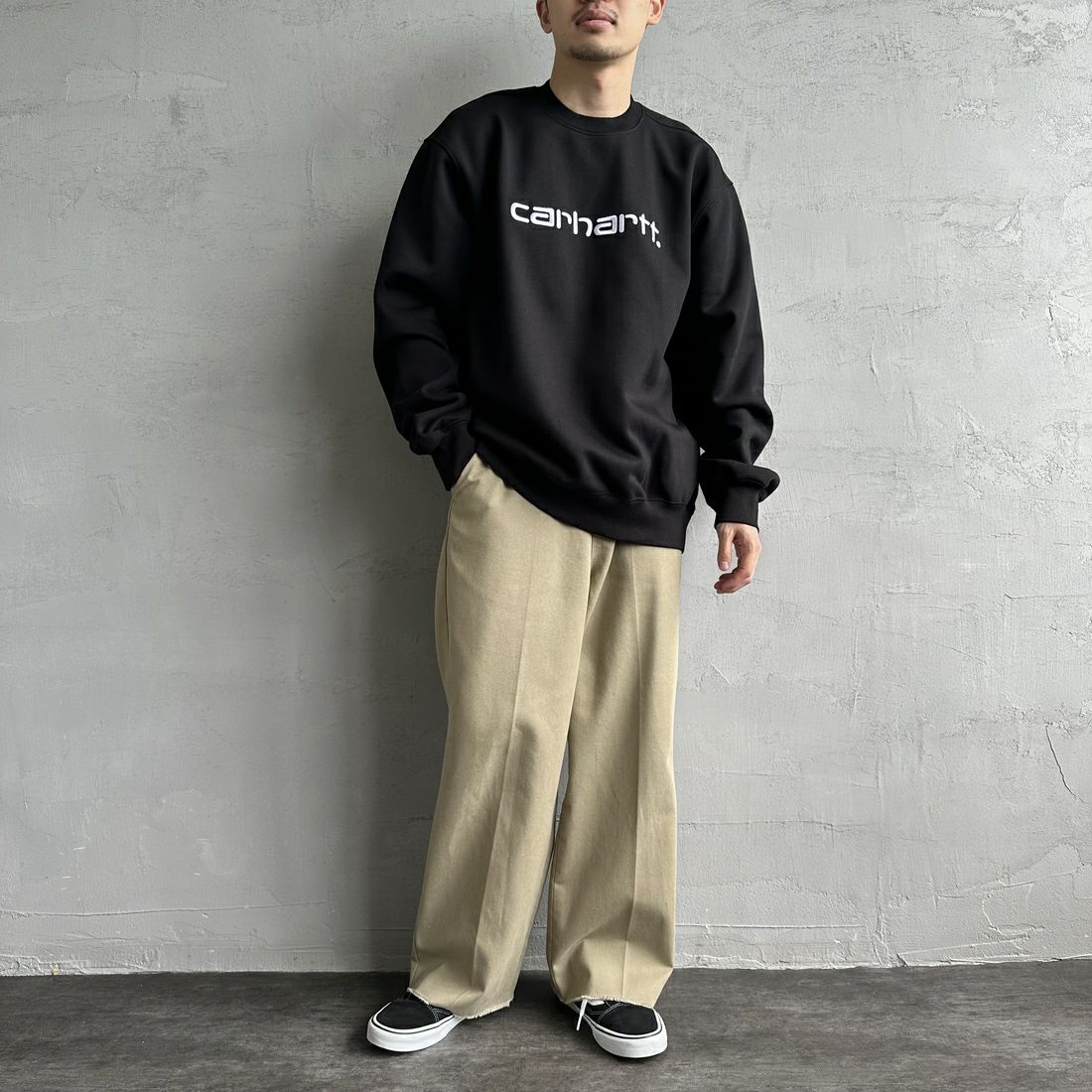 carhartt WIP [カーハートダブリューアイピー] カーハートスウェットシャツ [I030546] BLACK/WHIT &&モデル身長：168cm 着用サイズ：L&&