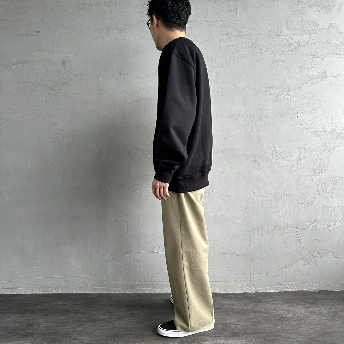 carhartt WIP [カーハートダブリューアイピー] カーハートスウェットシャツ [I030546] BLACK/WHIT &&モデル身長：168cm 着用サイズ：L&&