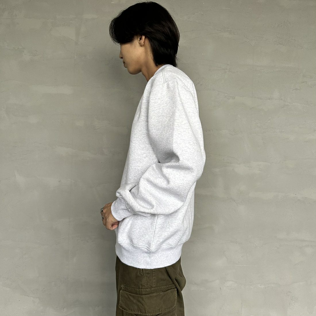 carhartt WIP [カーハートダブリューアイピー] カーハートスウェットシャツ [I030546] A.HEA/D.BL &&モデル身長：179cm 着用サイズ：L&&