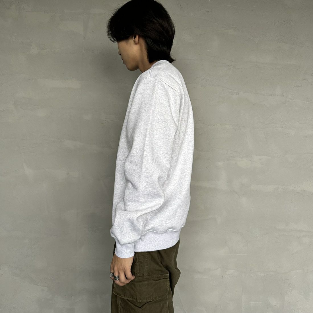 carhartt WIP [カーハートダブリューアイピー] カーハートスウェットシャツ [I030546] A.HEA/D.BL &&モデル身長：179cm 着用サイズ：M&&