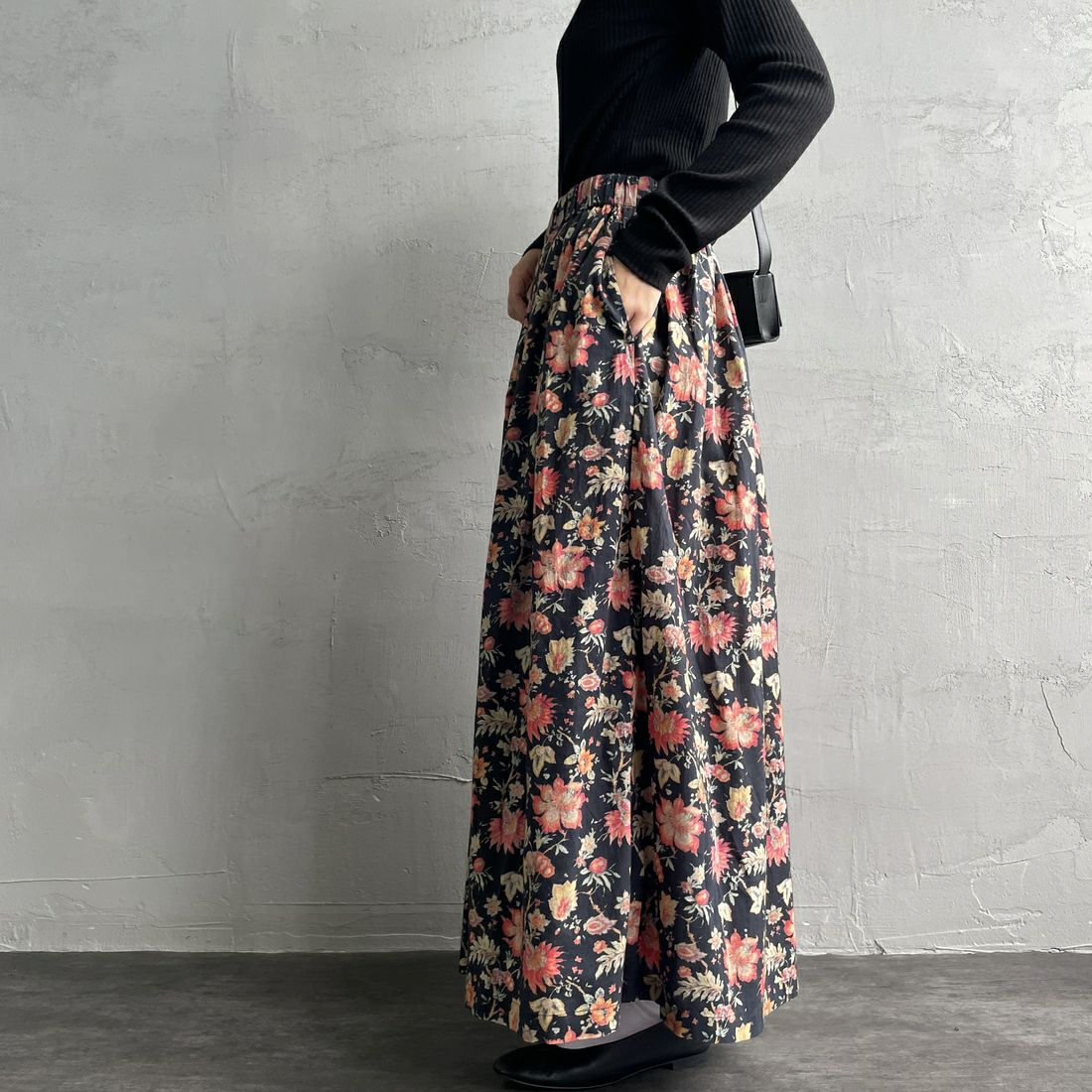 soil [ソイル] ギャザースカート [INSL24735] 9900 BLK&&モデル身長：160cm 着用サイズ：2&&