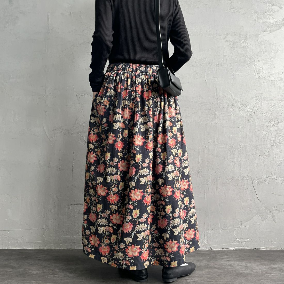 soil [ソイル] ギャザースカート [INSL24735] 9900 BLK&&モデル身長：160cm 着用サイズ：2&&