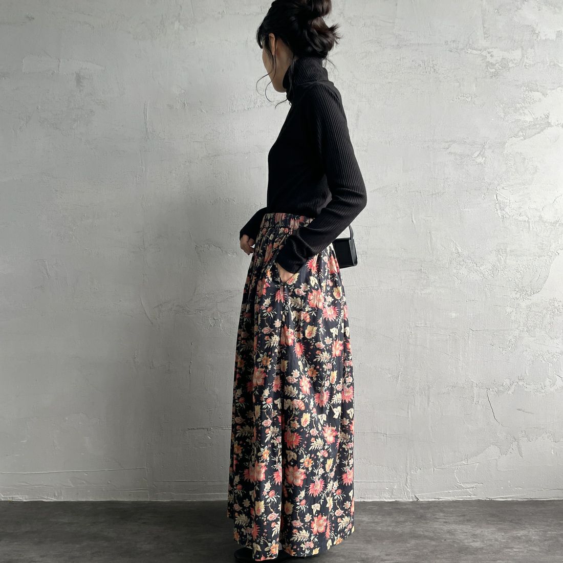 soil [ソイル] ギャザースカート [INSL24735] 9900 BLK&&モデル身長：160cm 着用サイズ：2&&