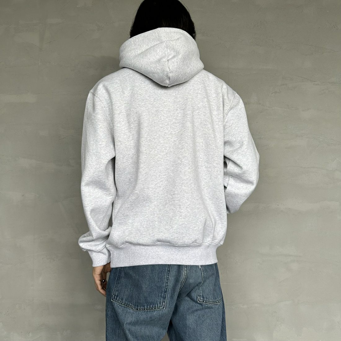 carhartt WIP [カーハートダブリューアイピー] フーデッドカーハートスウェットシャツ [I030547] A.HEA/D.BL &&モデル身長：179cm 着用サイズ：M&&