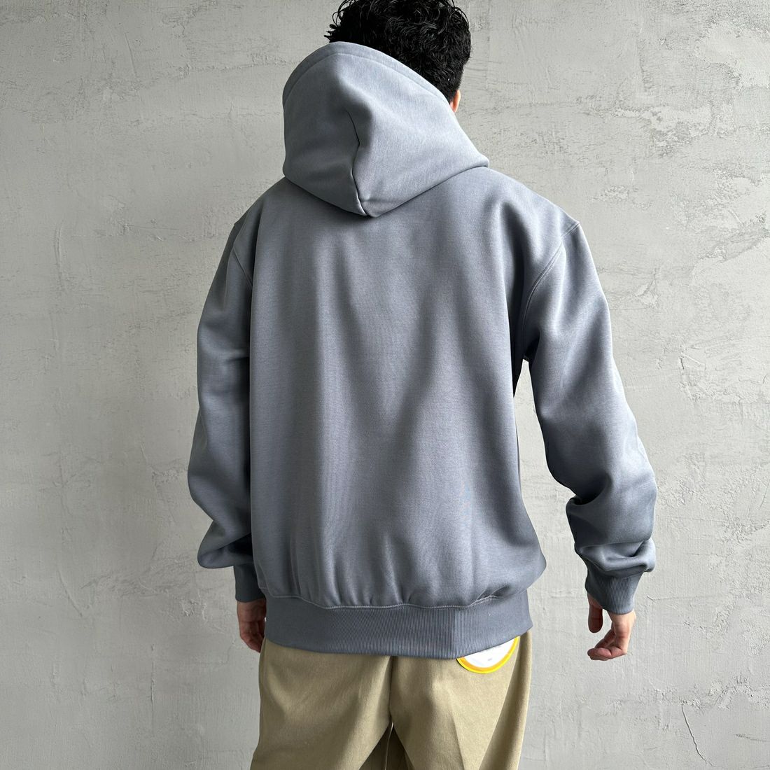carhartt WIP [カーハートダブリューアイピー] フーデッドカーハートスウェットシャツ [I030547] DOVE/WAX &&モデル身長：168cm 着用サイズ：M&&