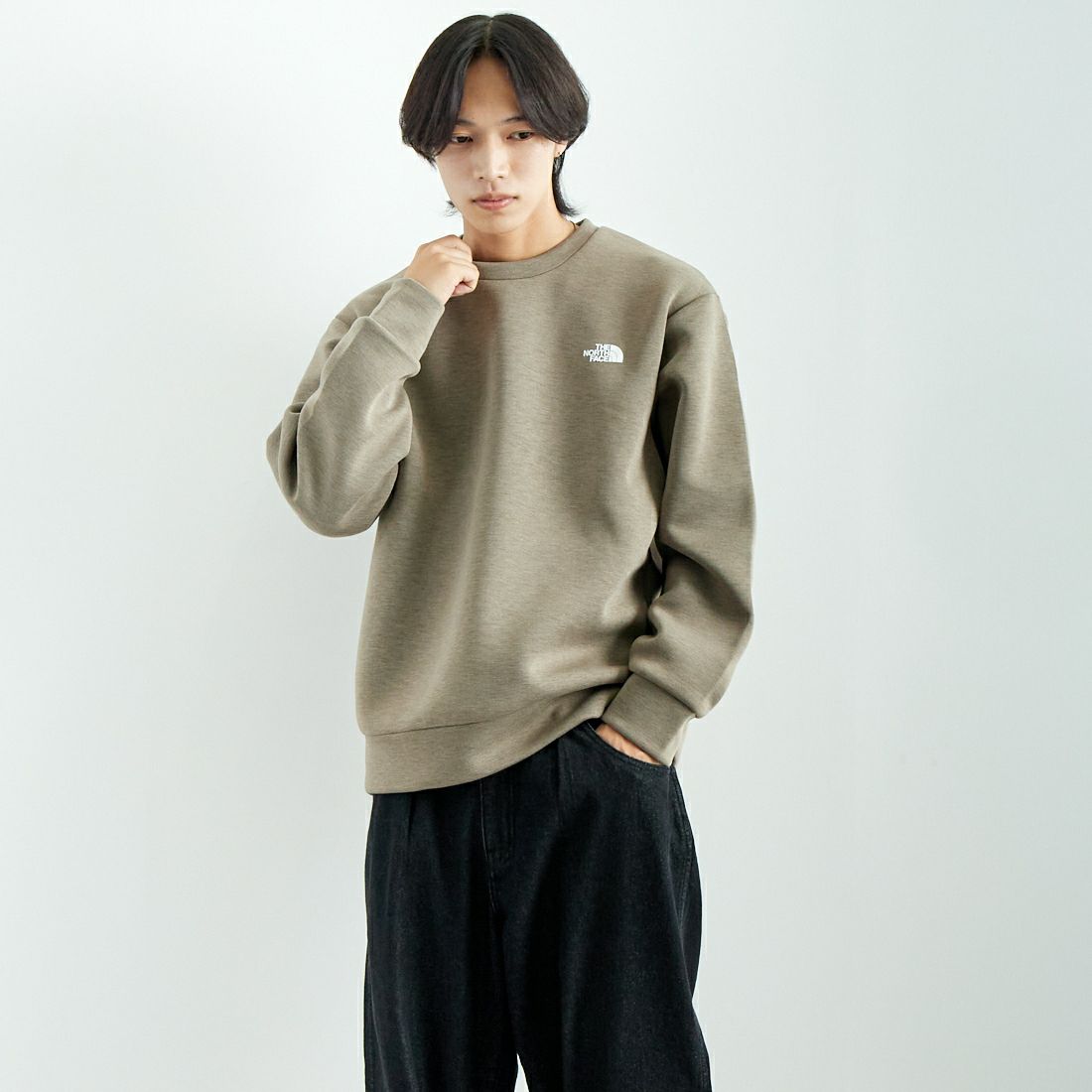 THE NORTH FACE [ザ ノースフェイス] テックエアースウェットクルー [NT62486] CR &&モデル身長：179cm 着用サイズ：XL&&