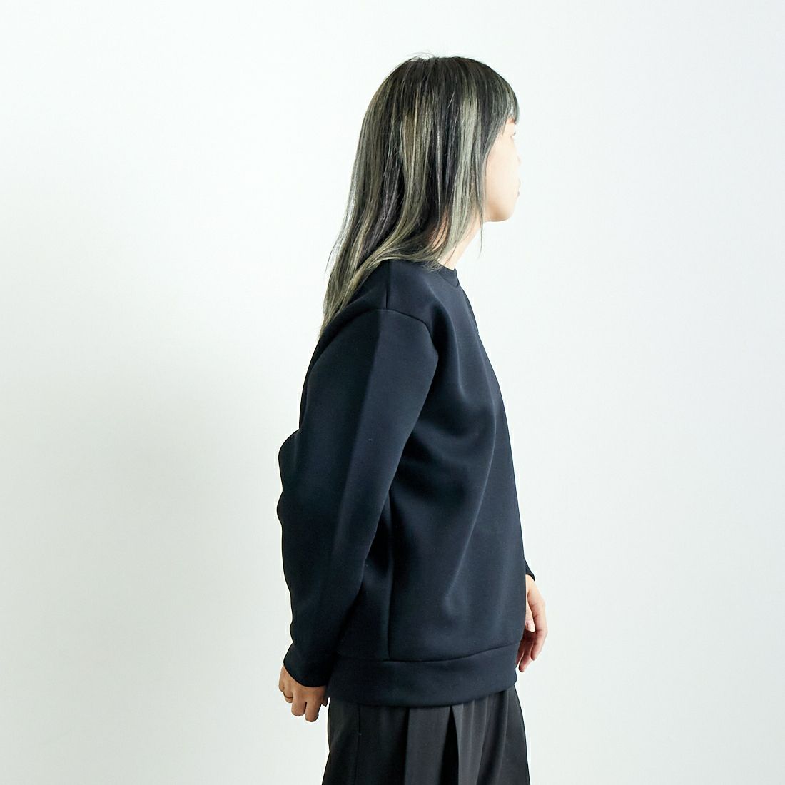 THE NORTH FACE [ザ ノースフェイス] テックエアースウェットクルー [NT62486] K &&モデル身長：167cm 着用サイズ：S&&