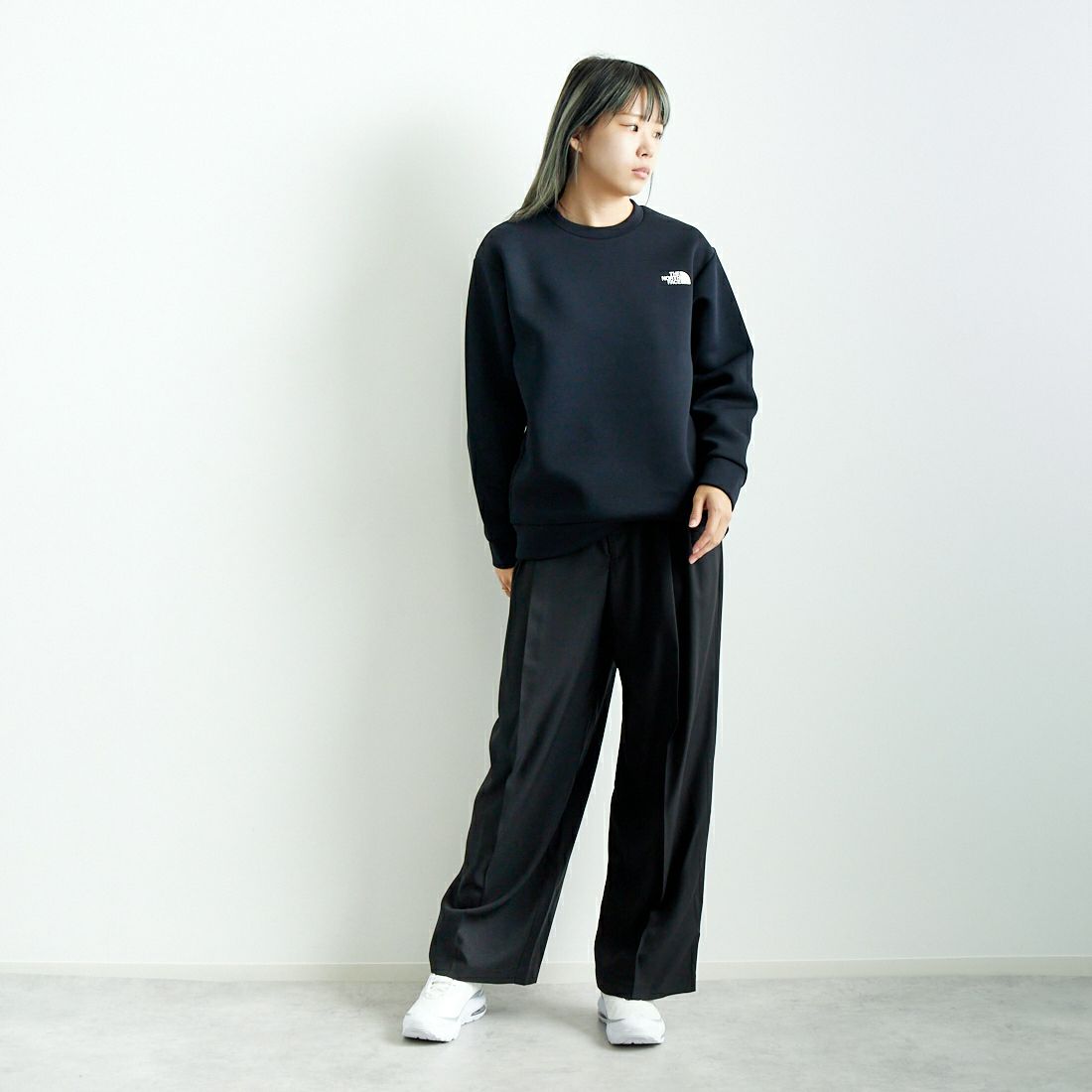 THE NORTH FACE [ザ ノースフェイス] テックエアースウェットクルー [NT62486] K &&モデル身長：167cm 着用サイズ：S&&