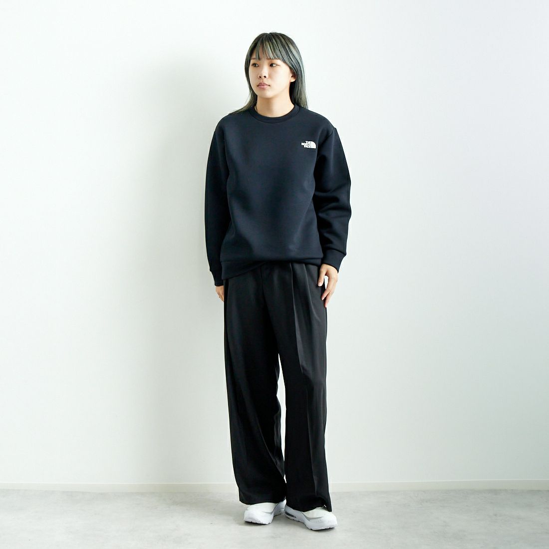 THE NORTH FACE [ザ ノースフェイス] テックエアースウェットクルー [NT62486] K &&モデル身長：167cm 着用サイズ：S&&
