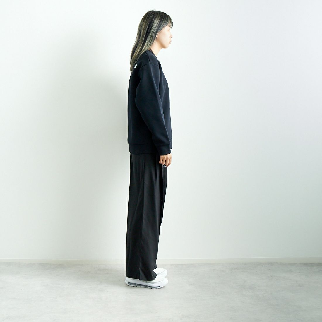 THE NORTH FACE [ザ ノースフェイス] テックエアースウェットクルー [NT62486] K &&モデル身長：167cm 着用サイズ：S&&