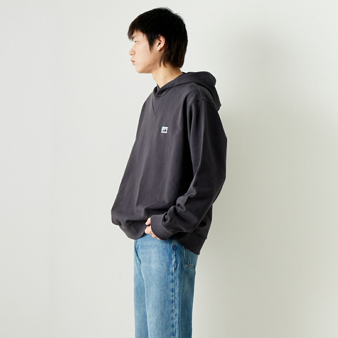 patagonia [パタゴニア] デイリー フーディスウェットシャツ [22770] INBK &&モデル身長：182cm 着用サイズ：L&&