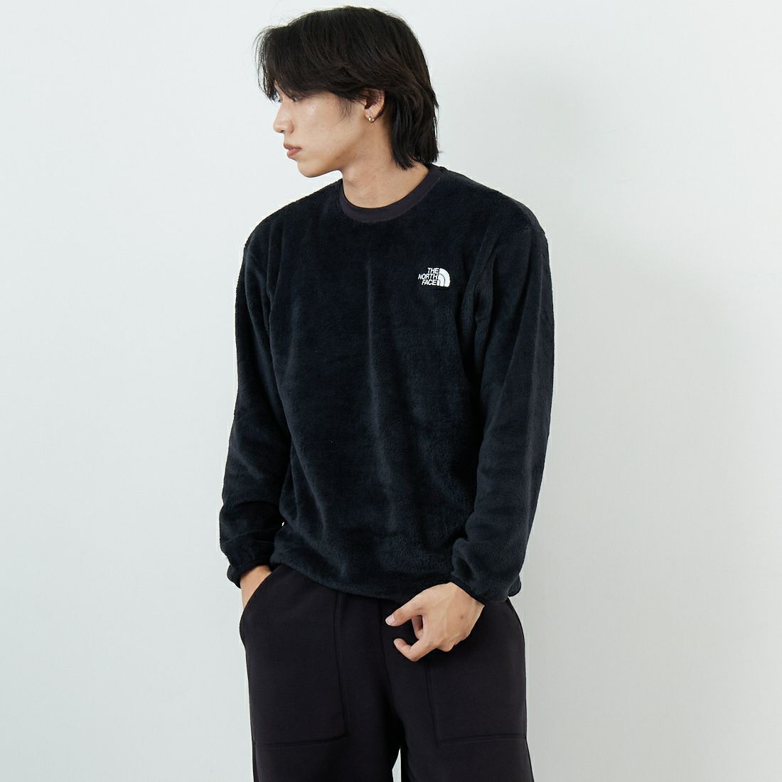 THE NORTH FACE [ザ ノースフェイス] バーサミッドクルー [NA72480] K &&モデル身長：179cm 着用サイズ：M&&