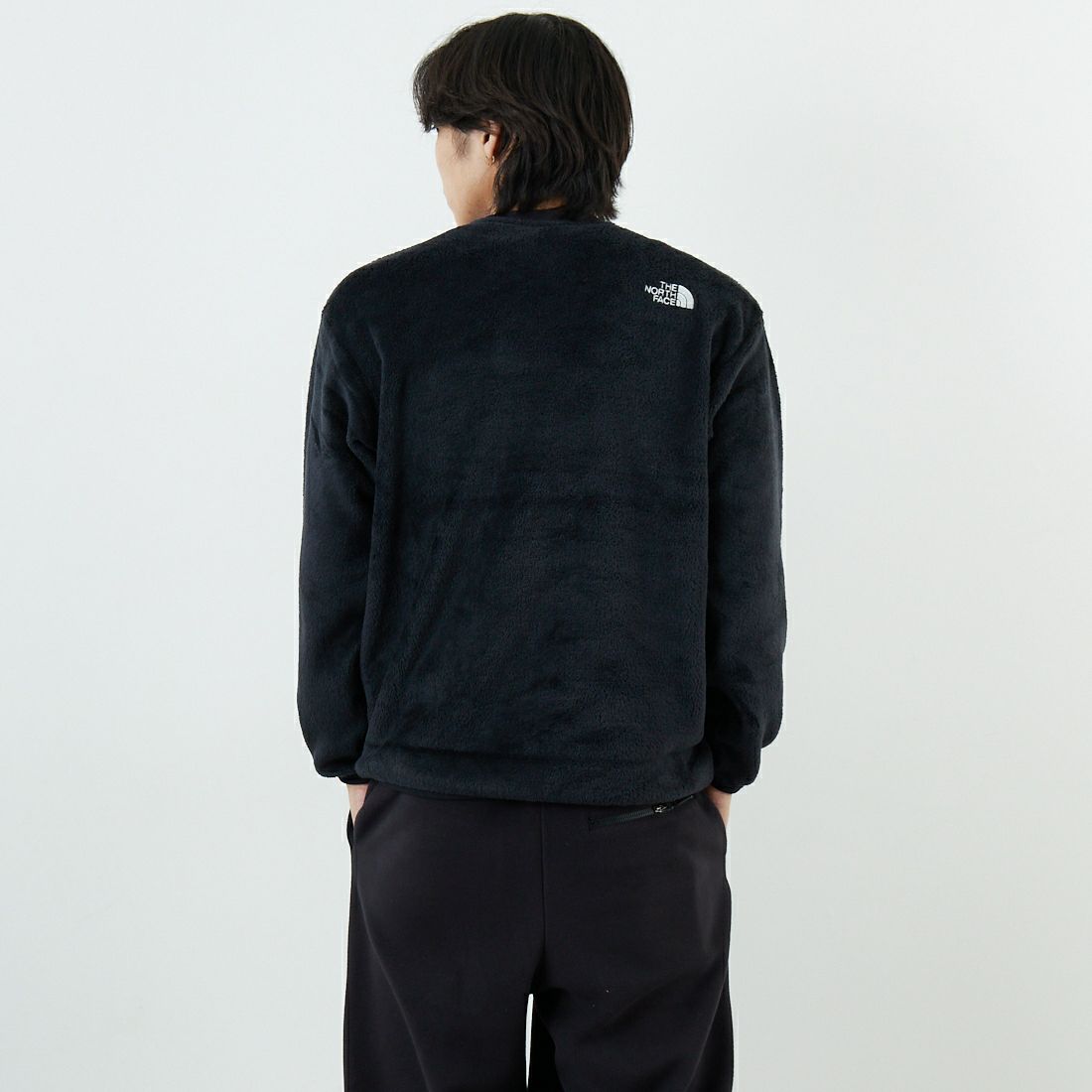THE NORTH FACE [ザ ノースフェイス] バーサミッドクルー [NA72480] K &&モデル身長：179cm 着用サイズ：M&&