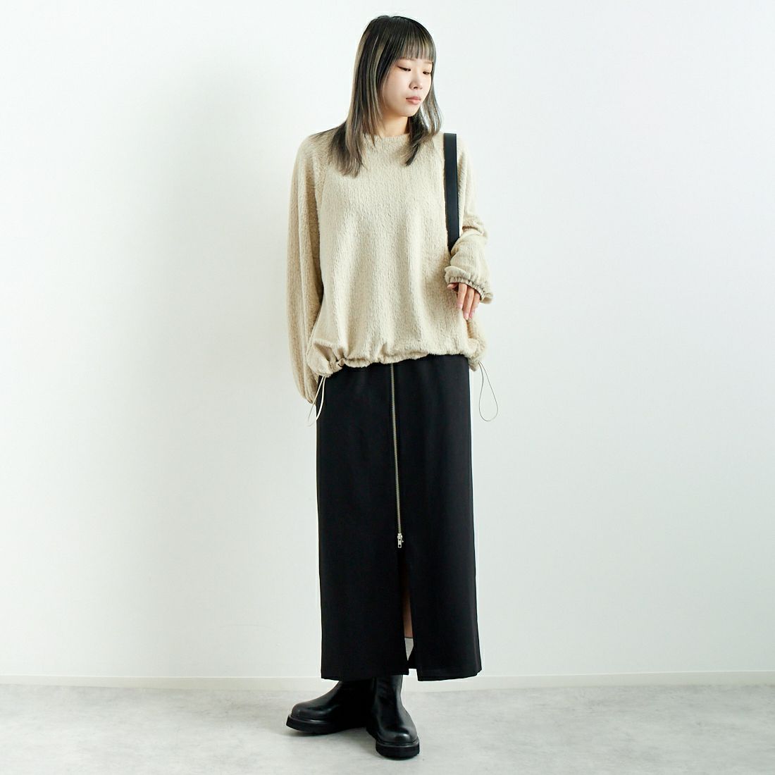 CHIGNON [シニヨン] シャギーニットソープルオーバー [8645-290MK] L.BEIGE &&モデル身長：167cm 着用サイズ：F&&