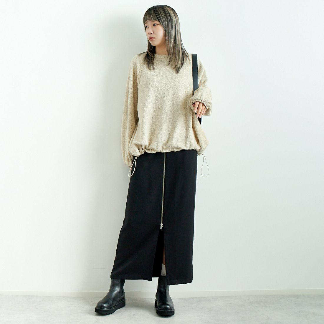 CHIGNON [シニヨン] シャギーニットソープルオーバー [8645-290MK] L.BEIGE &&モデル身長：167cm 着用サイズ：F&&