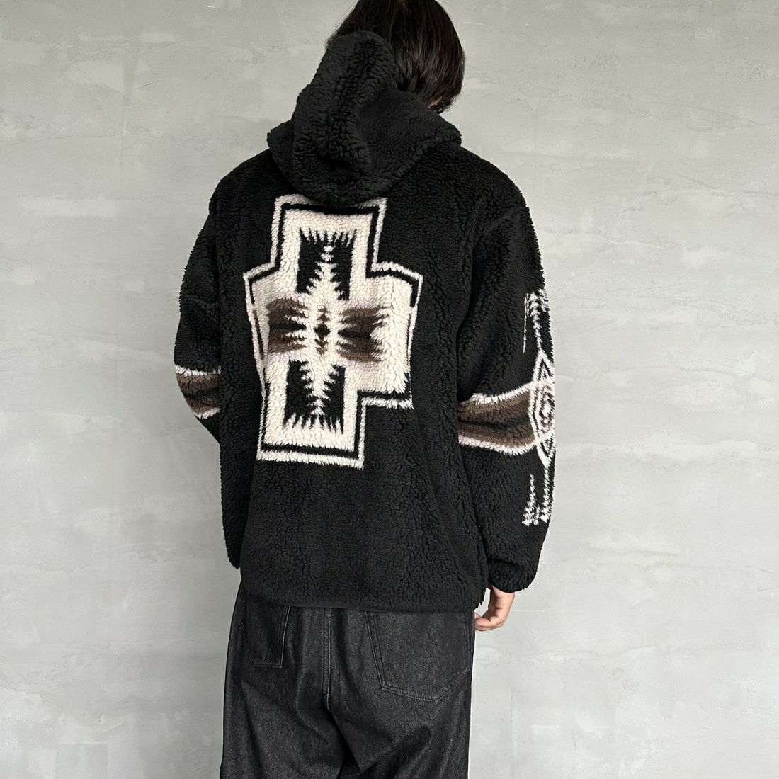 PENDLETON [ペンドルトン] ジップボアフーディ [4475-7016] 49 BLACK &&モデル身長：179cm 着用サイズ：L&&