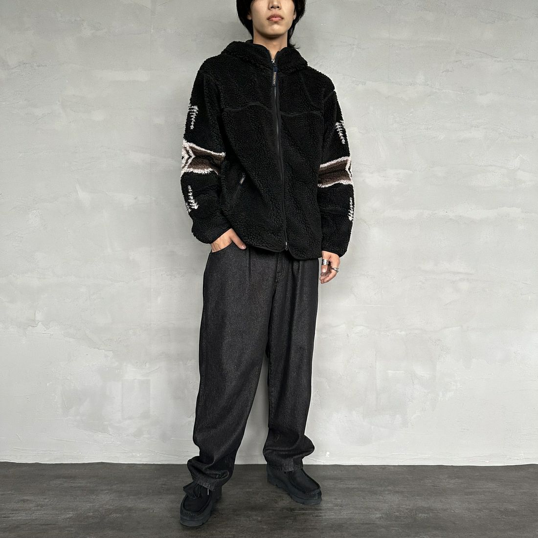 PENDLETON [ペンドルトン] ジップボアフーディ [4475-7016] 49 BLACK &&モデル身長：179cm 着用サイズ：L&&