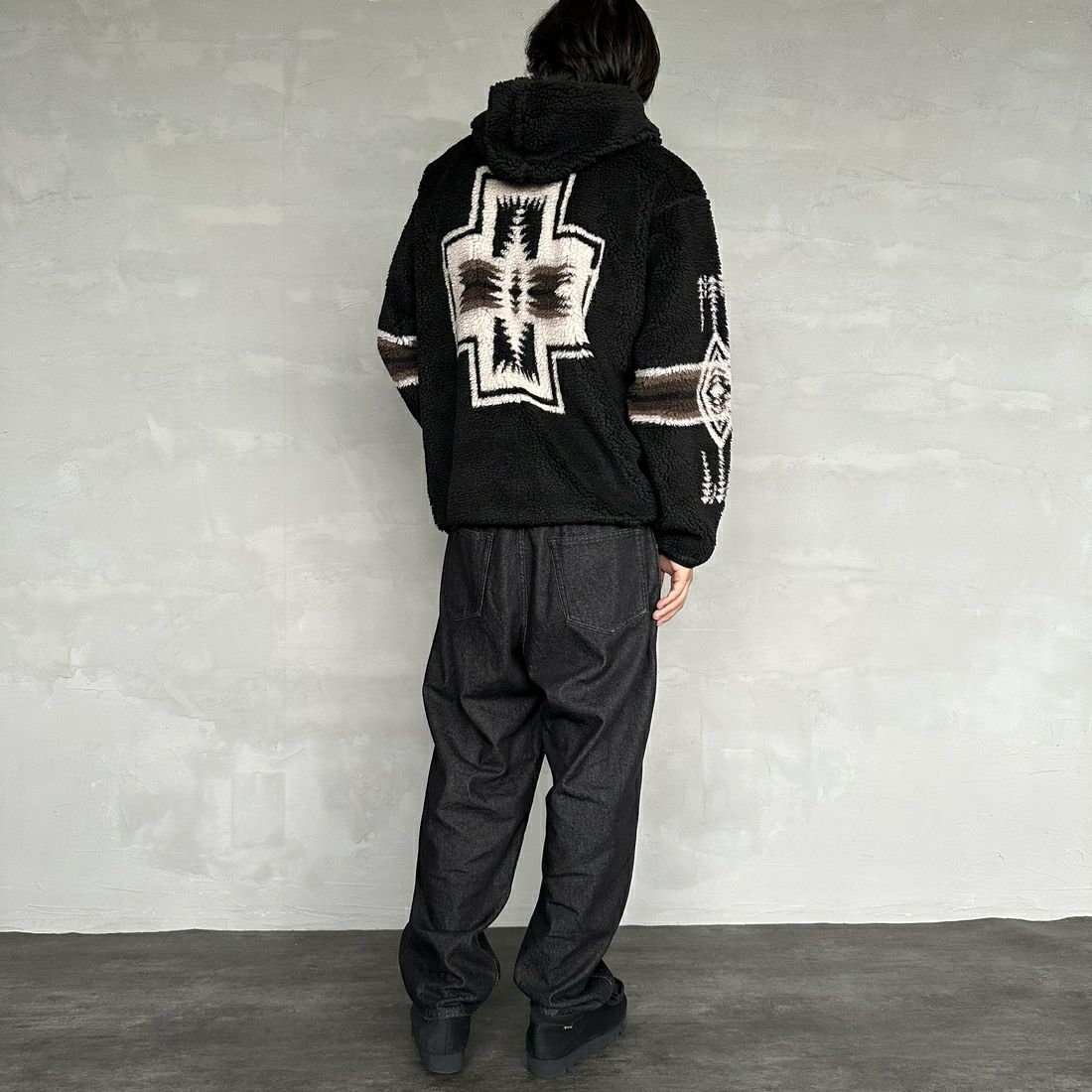 PENDLETON [ペンドルトン] ジップボアフーディ [4475-7016] 49 BLACK &&モデル身長：179cm 着用サイズ：L&&