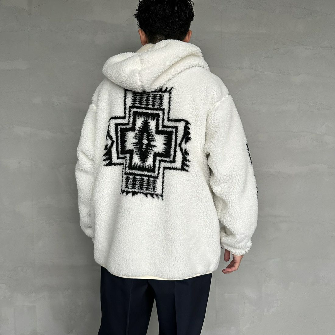 PENDLETON [ペンドルトン] ジップボアフーディ [4475-7016] 28 IVORY &&モデル身長：168cm 着用サイズ：L&&