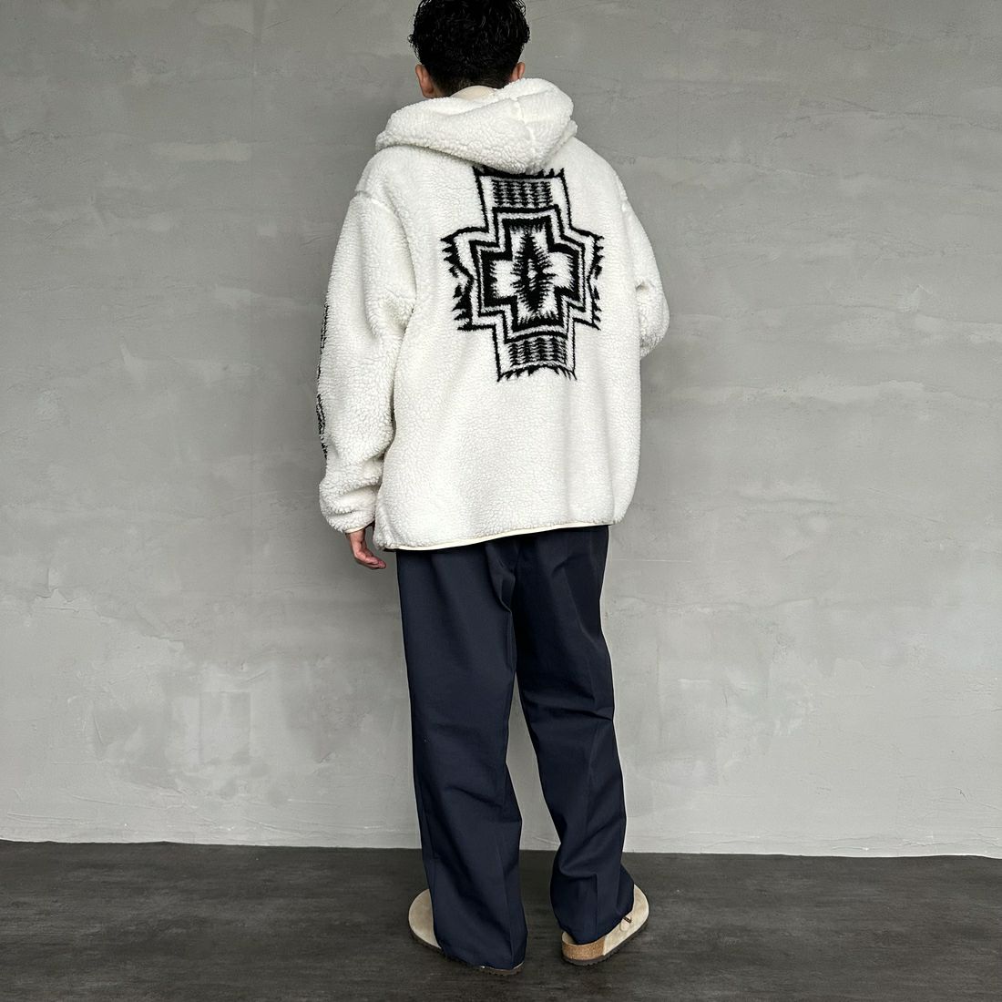 PENDLETON [ペンドルトン] ジップボアフーディ [4475-7016] 28 IVORY &&モデル身長：168cm 着用サイズ：L&&